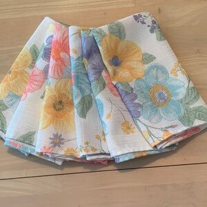 (6) Vintage Flowered Cloth Napkins Spring/Summer Dinning Garden/Book Club